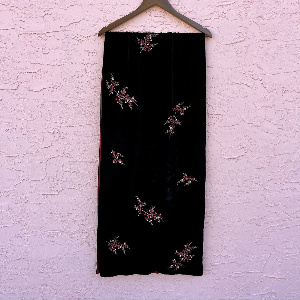 Bloomingdale's Reversible Scarf Silk Blend Red Black